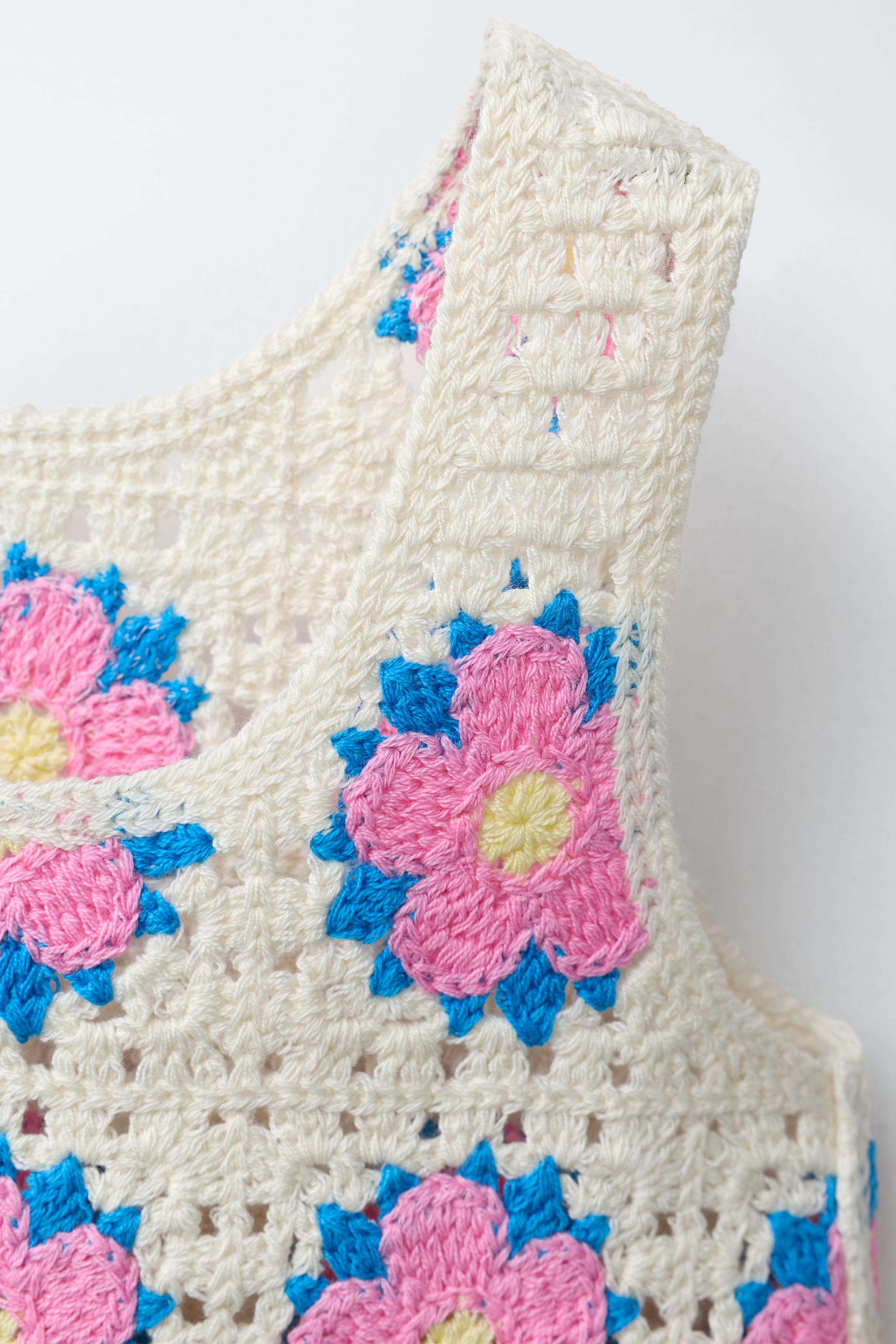 TOP EN CROCHET À FLEURS